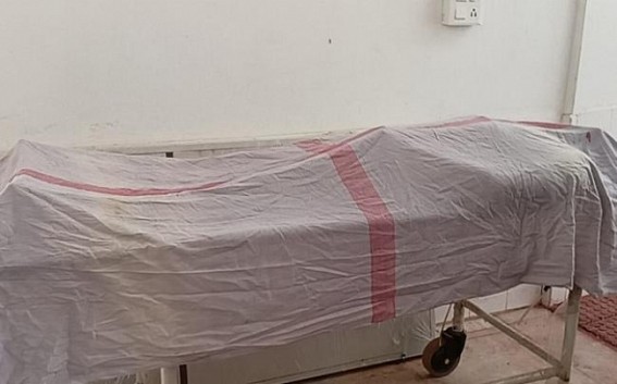 Man died on spot after a tree fall on him while cutting in Bishalgarh Man died on spot after a tree fall on him while cutting in Bishalgarh